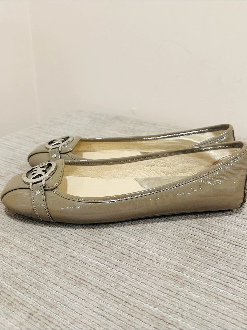 MICHAEL KORS Fulton Silver Glitter  Leather MK Logo Moccasins I Love Shoes 9M